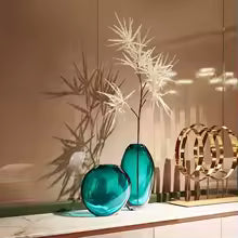 Luxury Emerald Green Crystal Vase – Elegant Glass Decoration for Modern Living Rooms